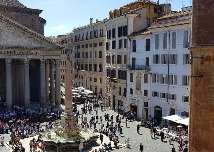 Restored Apartment - Stunning Pantheon View